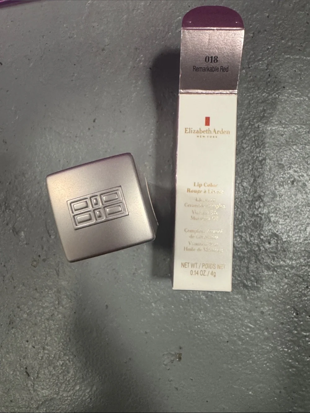 NEW Elizabeth Arden lipstick - color #018 Remarkable Red